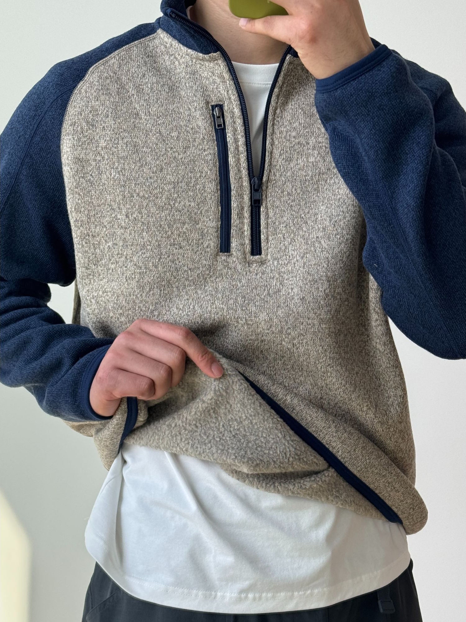 LT02 Raglan Knitted Fleece
