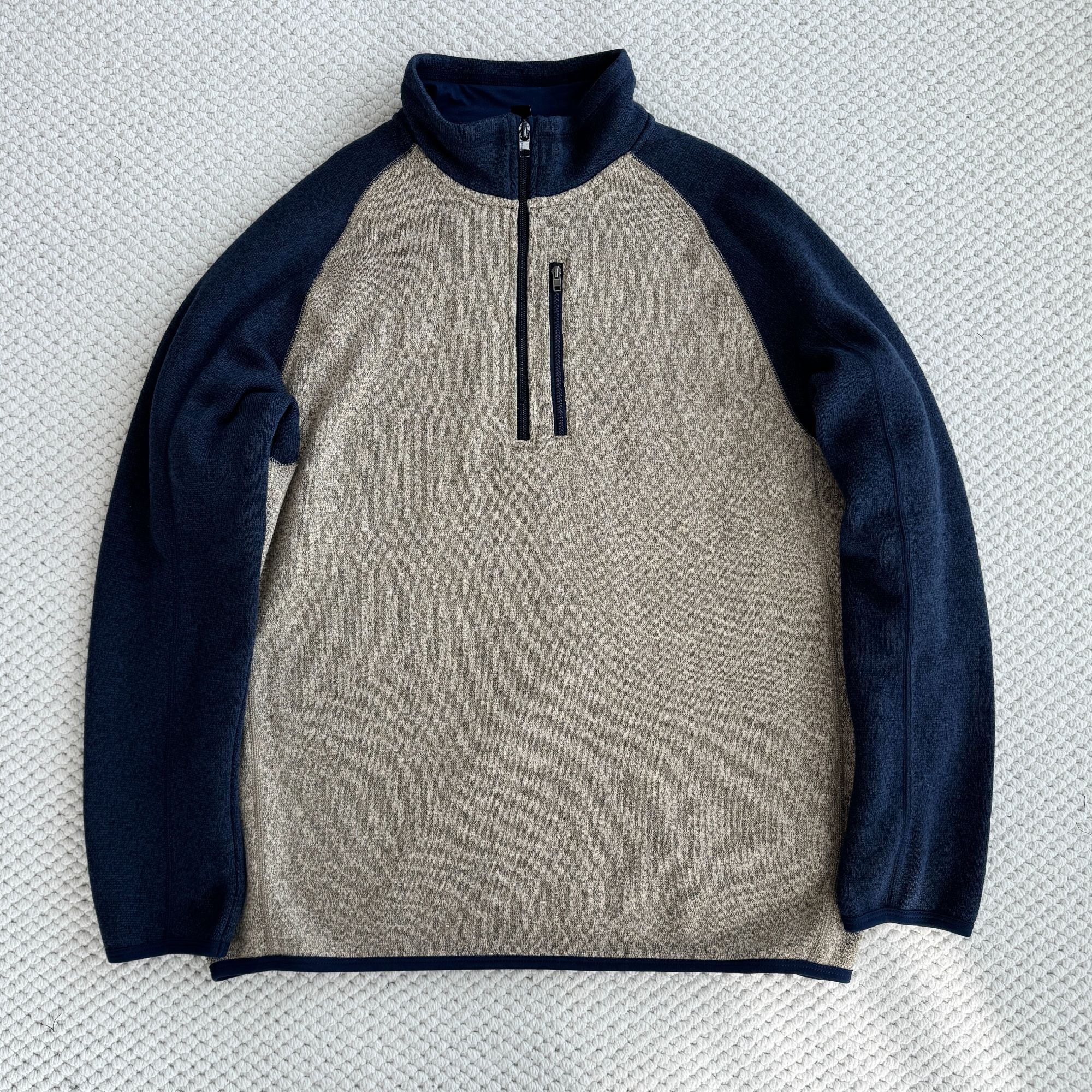 LT02 Raglan Knitted Fleece