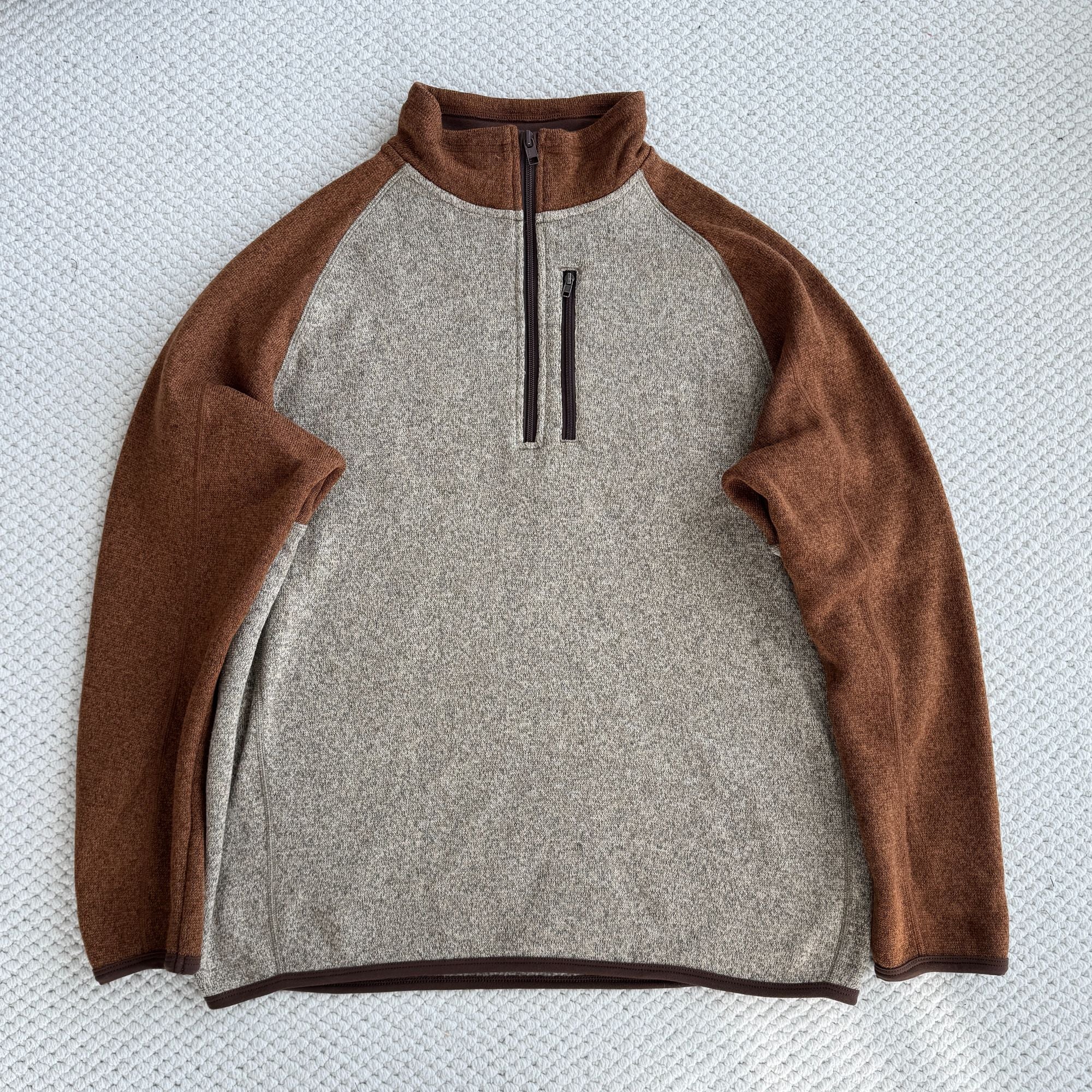 LT02 Raglan Knitted Fleece